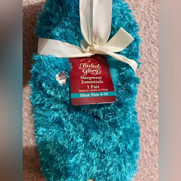 NWT ~Faded Glory house slippers size S/M - Picture 2 of 3